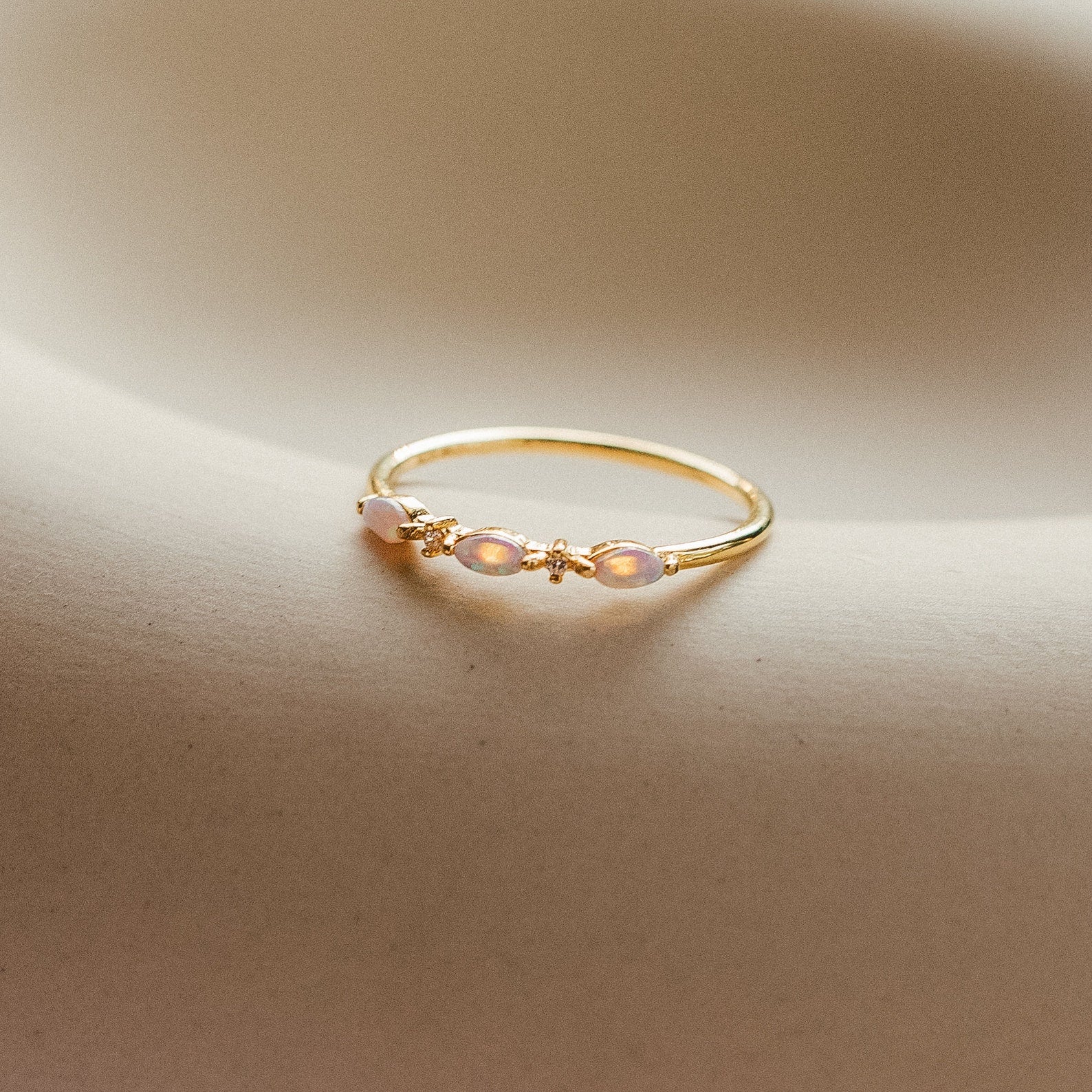 Alessia Trio Opal Ring in 18K Gold - Image 3