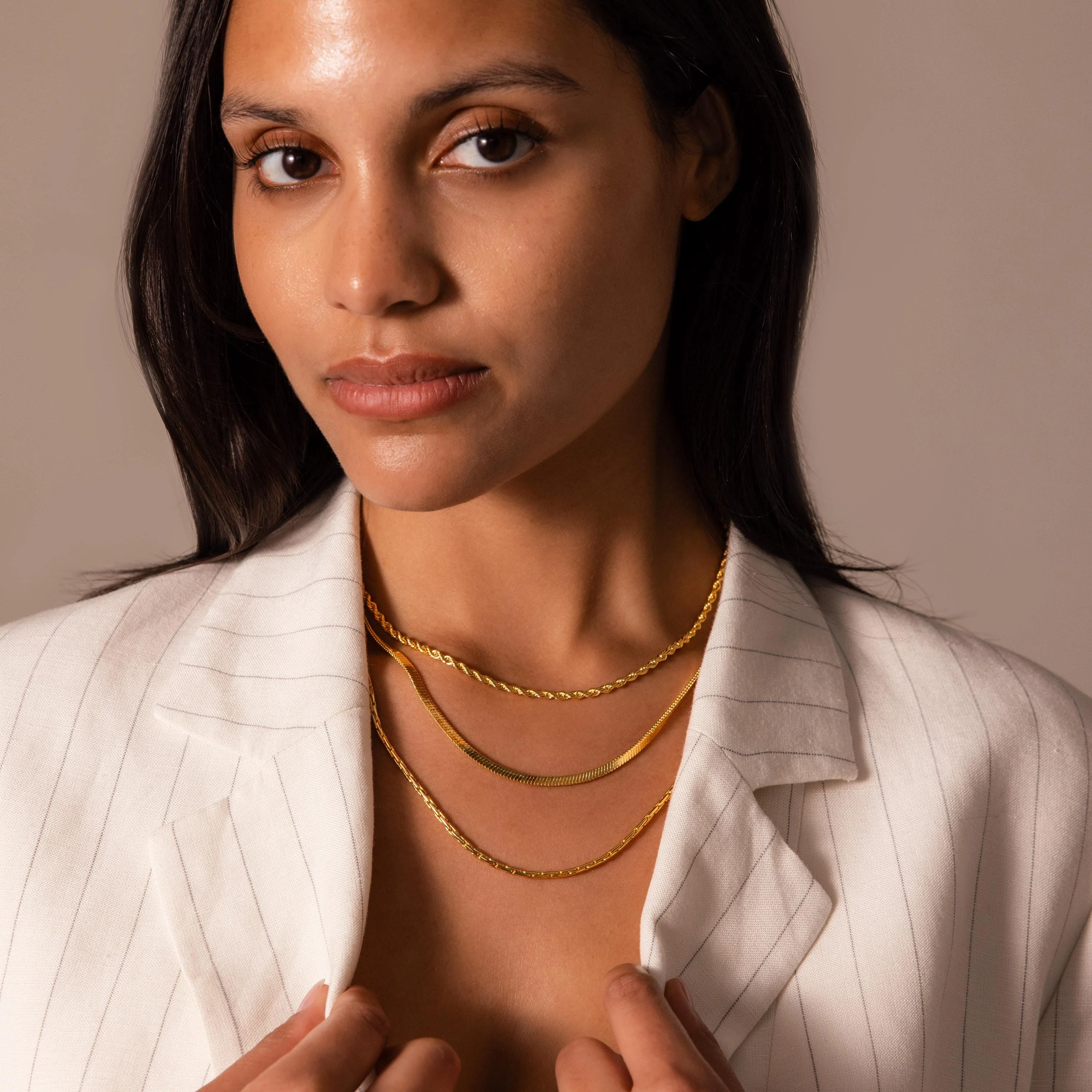 Bold Snake Chain Necklace in Silver - Image 3