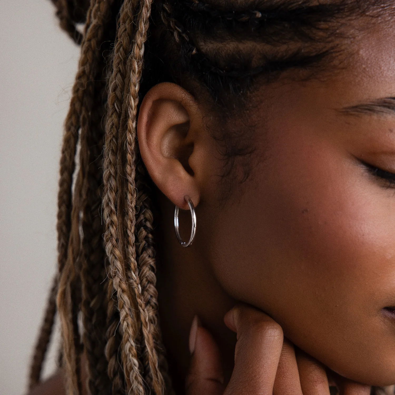 Classic Hoops in 18K Gold - Image 4