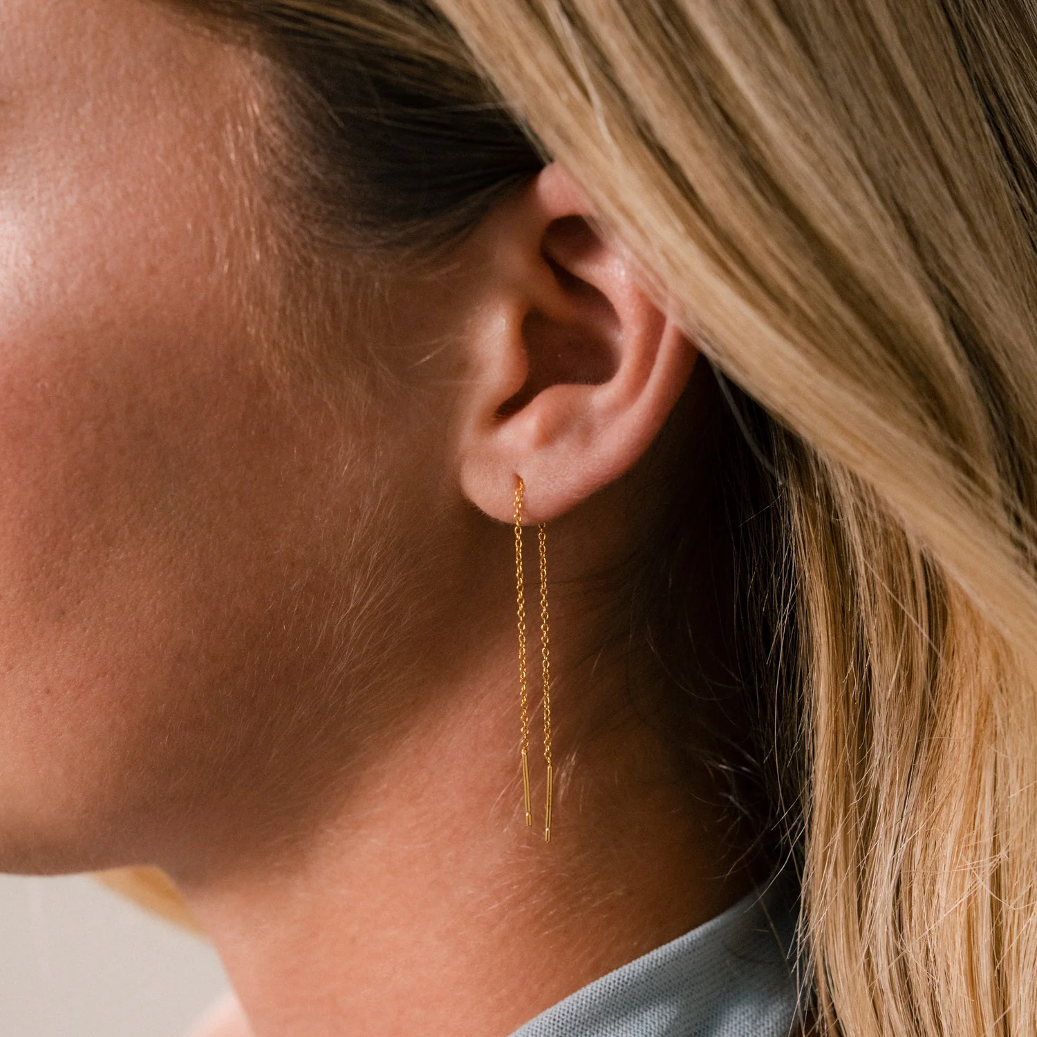 Essential Threader Earrings in 18K Gold - Image 2