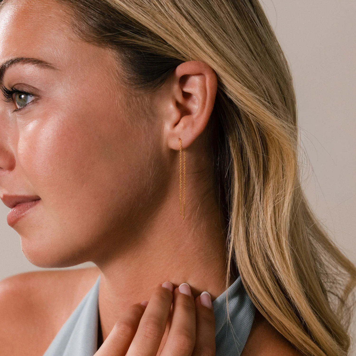 Essential Threader Earrings in 18K Gold - Image 4