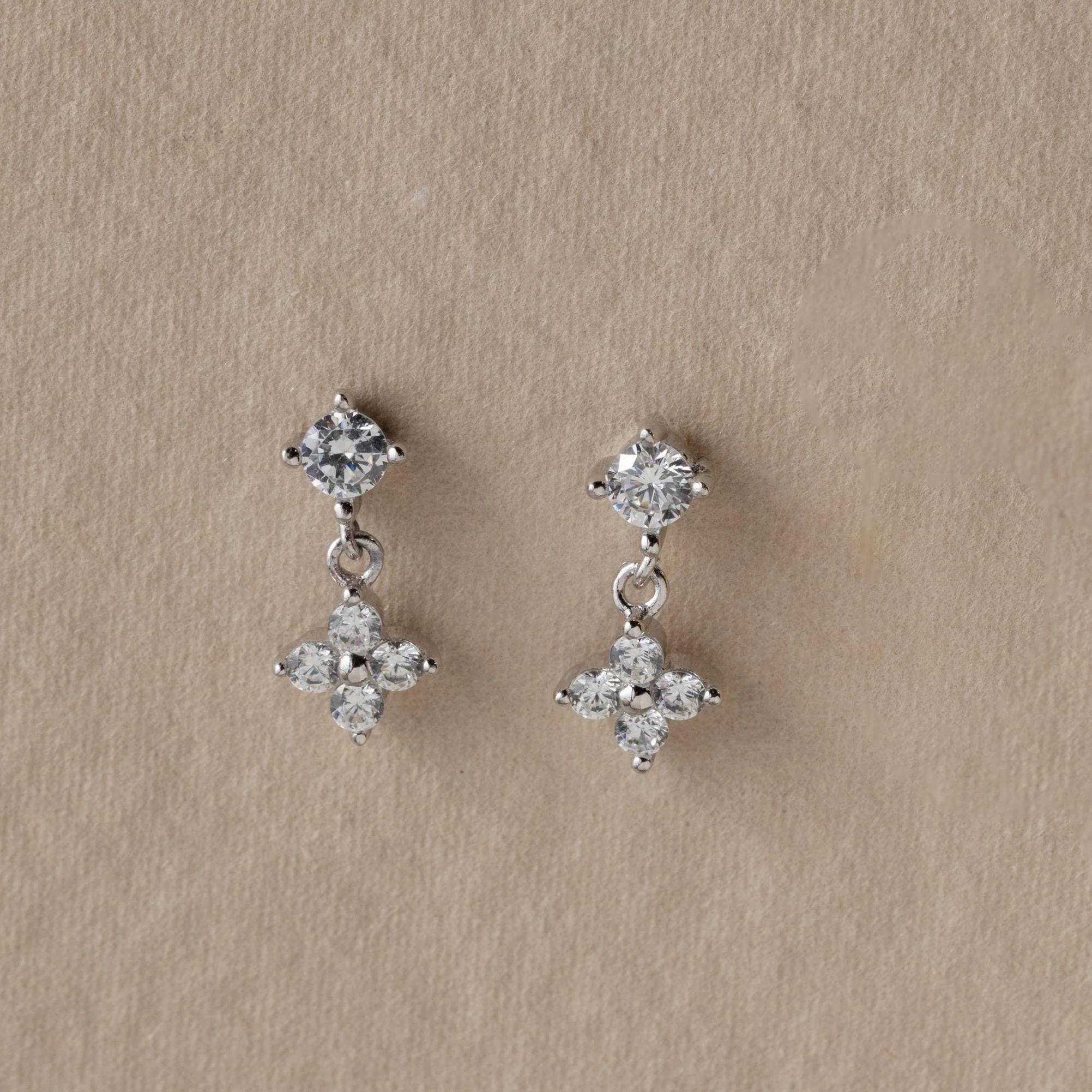 Ivy Flower Flat Back Studs in 18K Gold