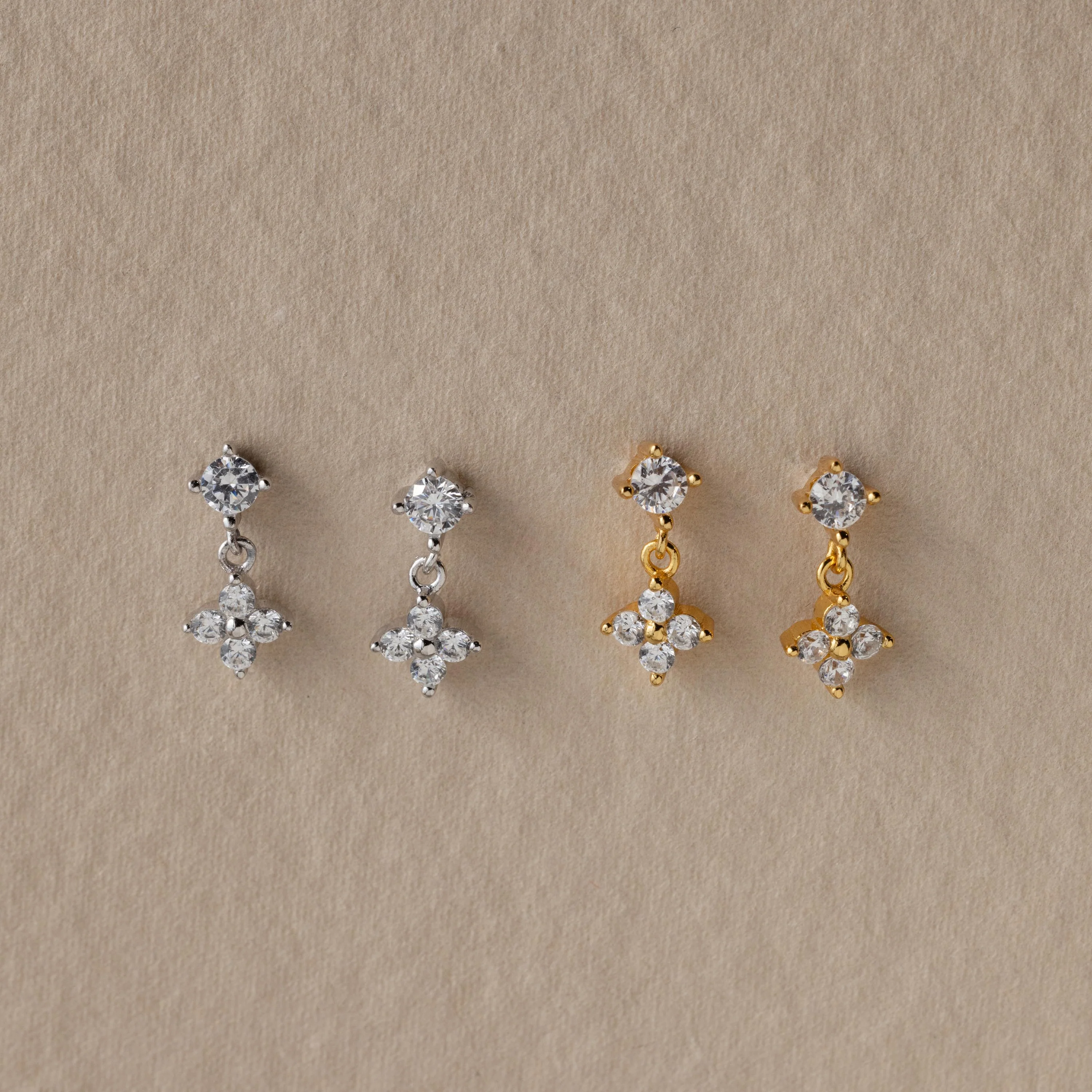 Ivy Flower Flat Back Studs in 18K Gold - Image 3