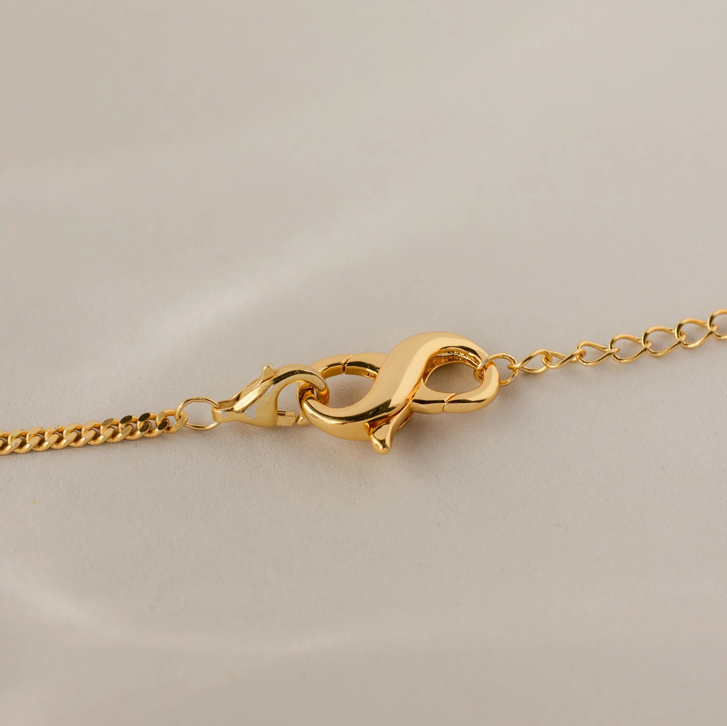 Multipurpose Lobster Clasp Extender Set in 18K Gold - Image 4