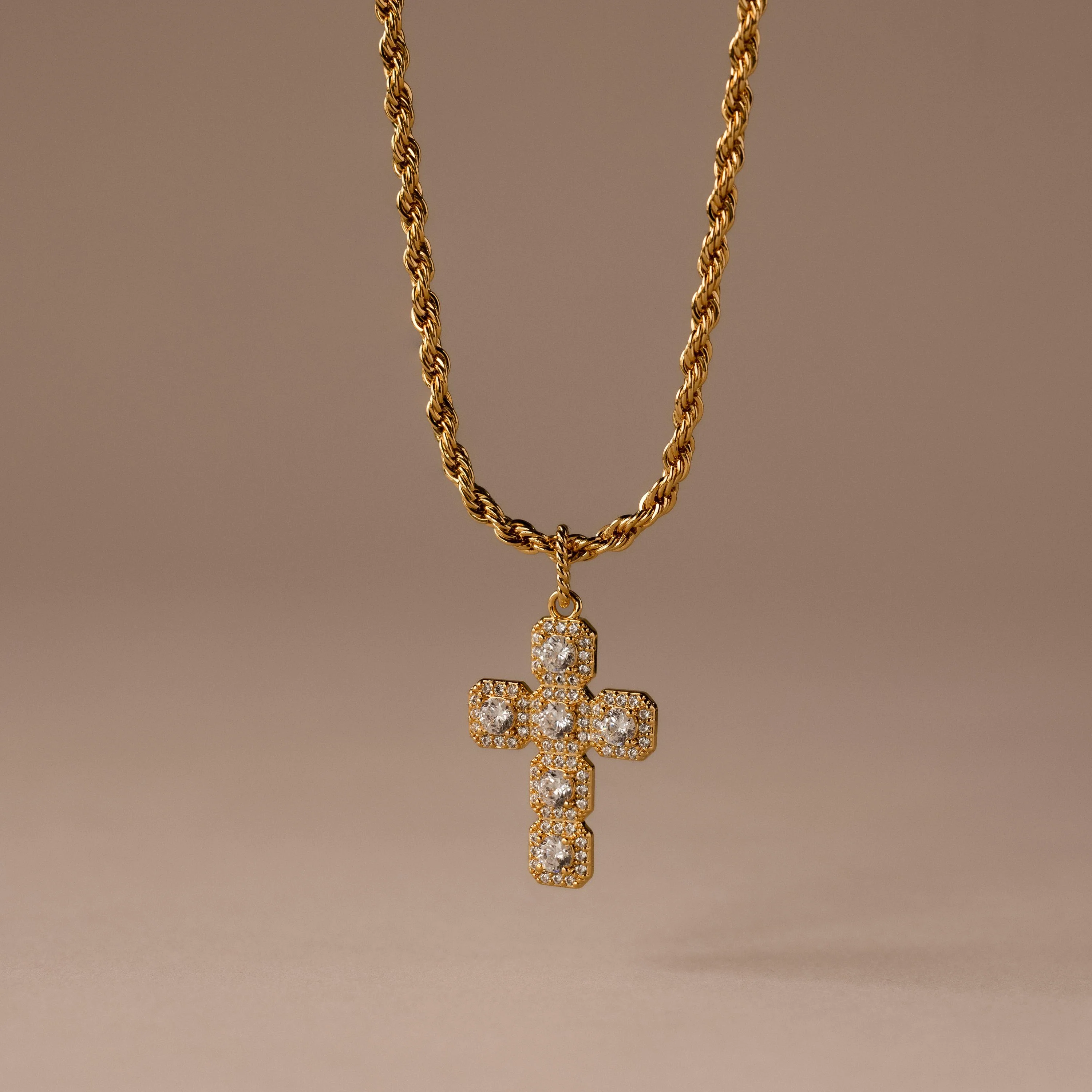 Majesty Cross Necklace in 18K Gold