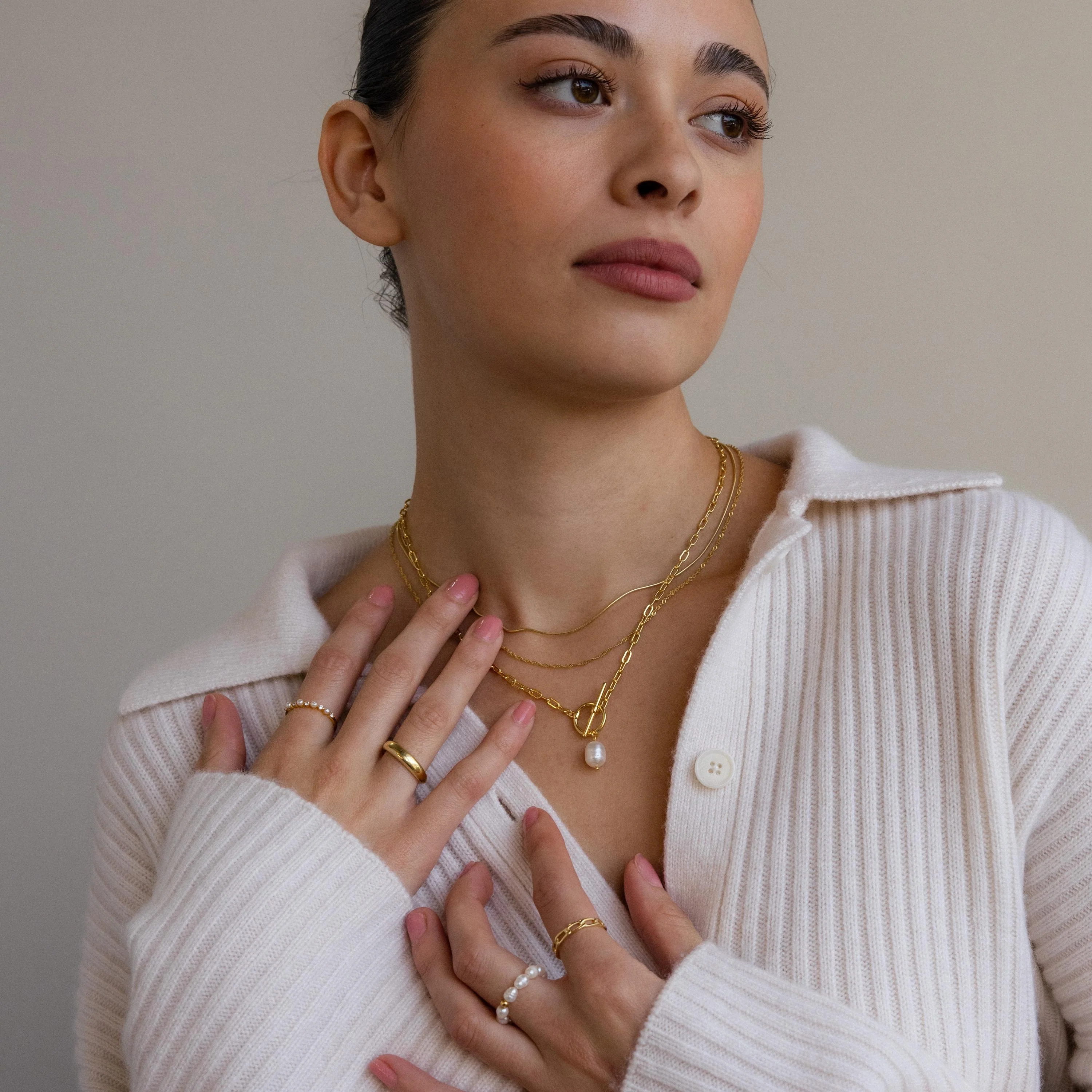 Paperclip Pearl Toggle Necklace - Image 7