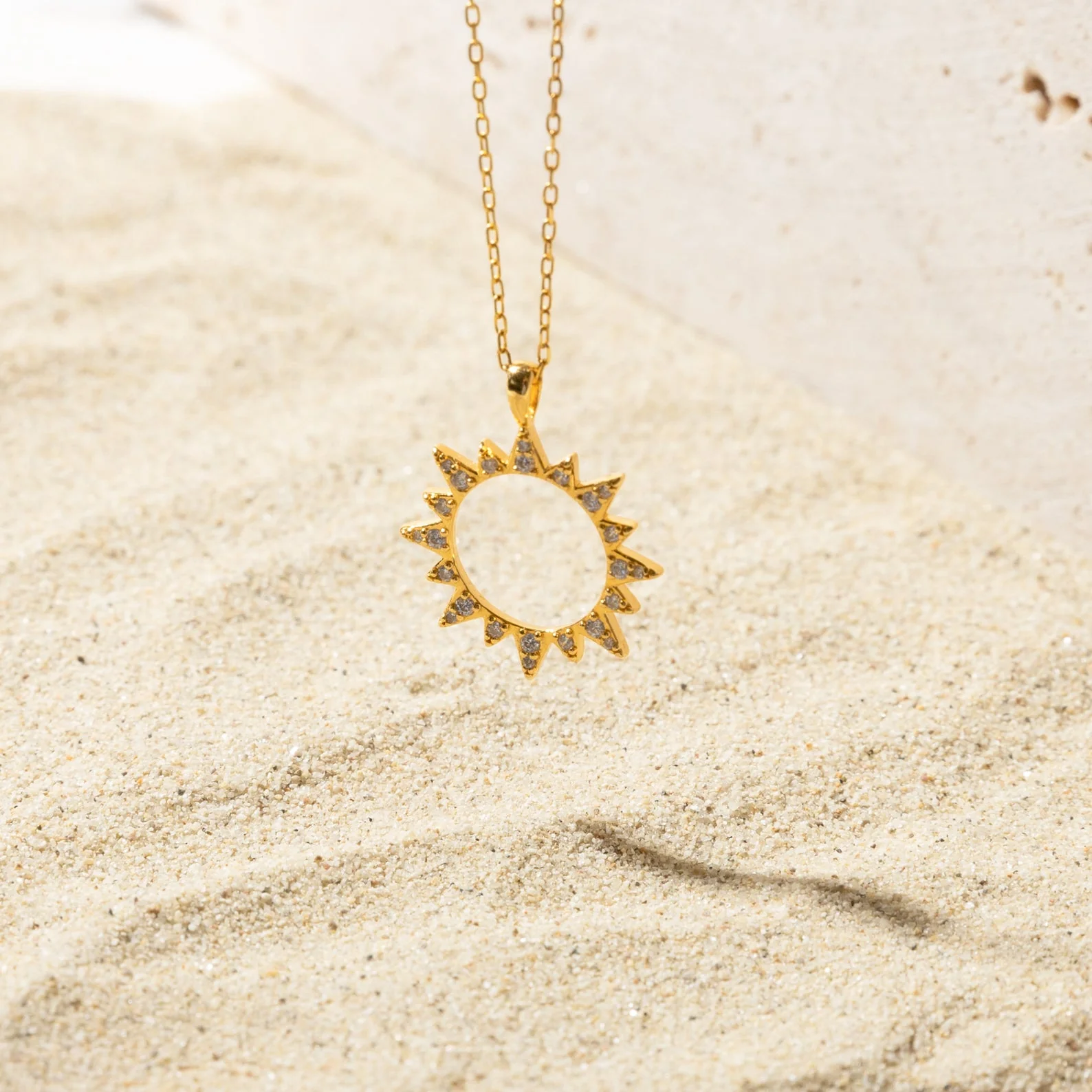 Pave Sun Necklace in 18K Gold