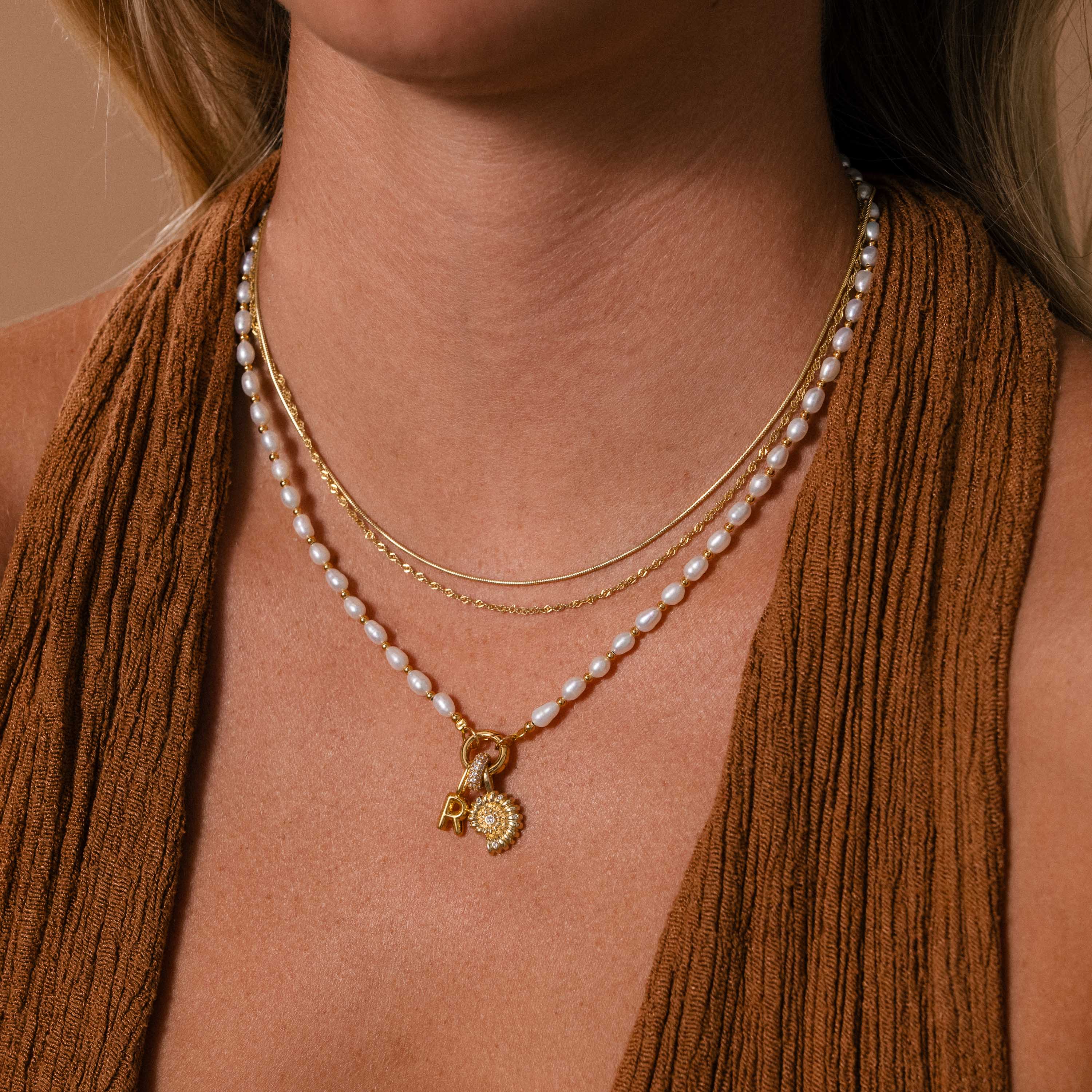 Pearl Station Beaded Charm Necklace in 18K Gold - Image 8