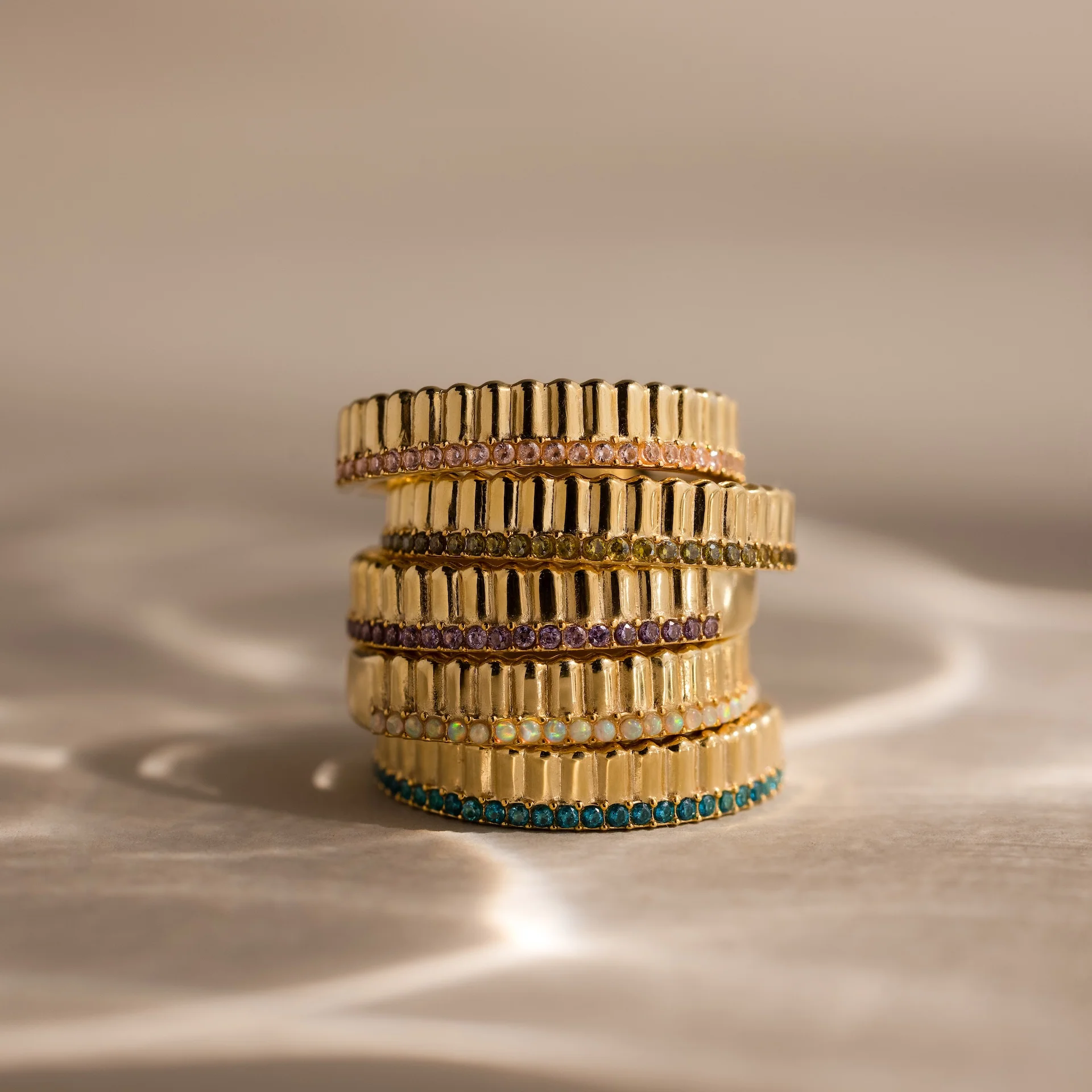 Ribbed Emerald Stack Ring - Image 5