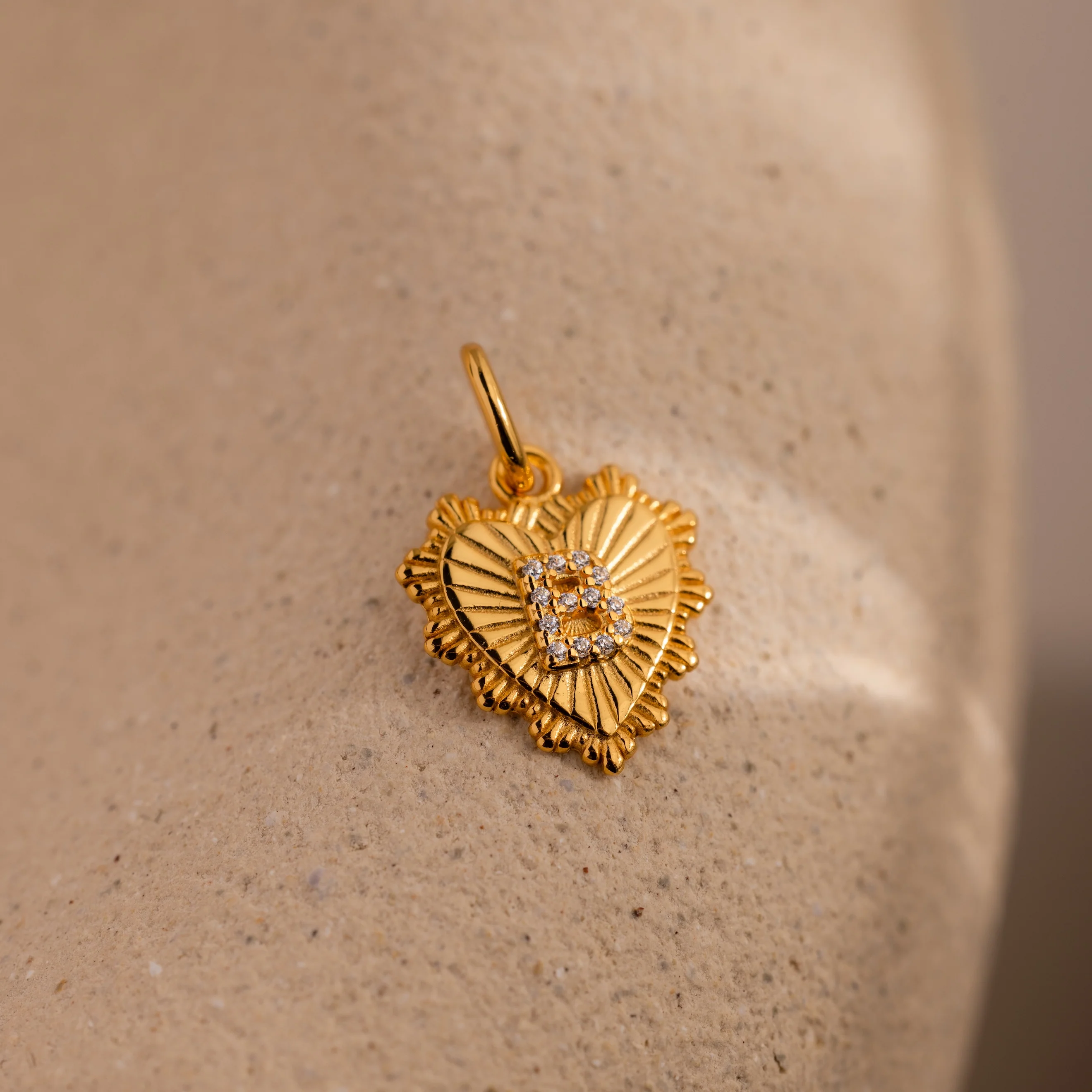 Ribbed Heart Pave Initial Charm - Image 11