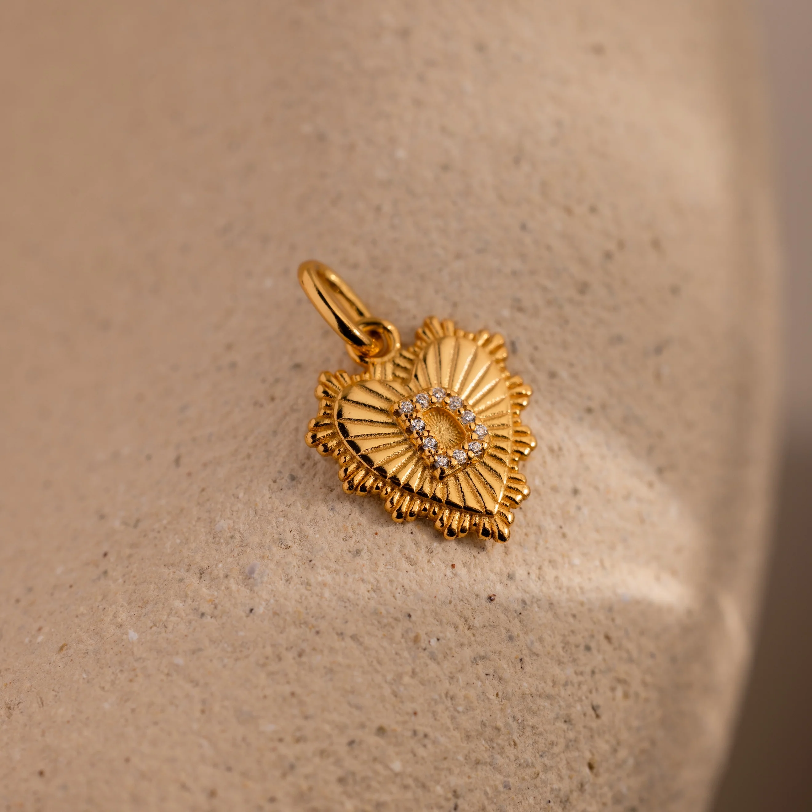 Ribbed Heart Pave Initial Charm - Image 13
