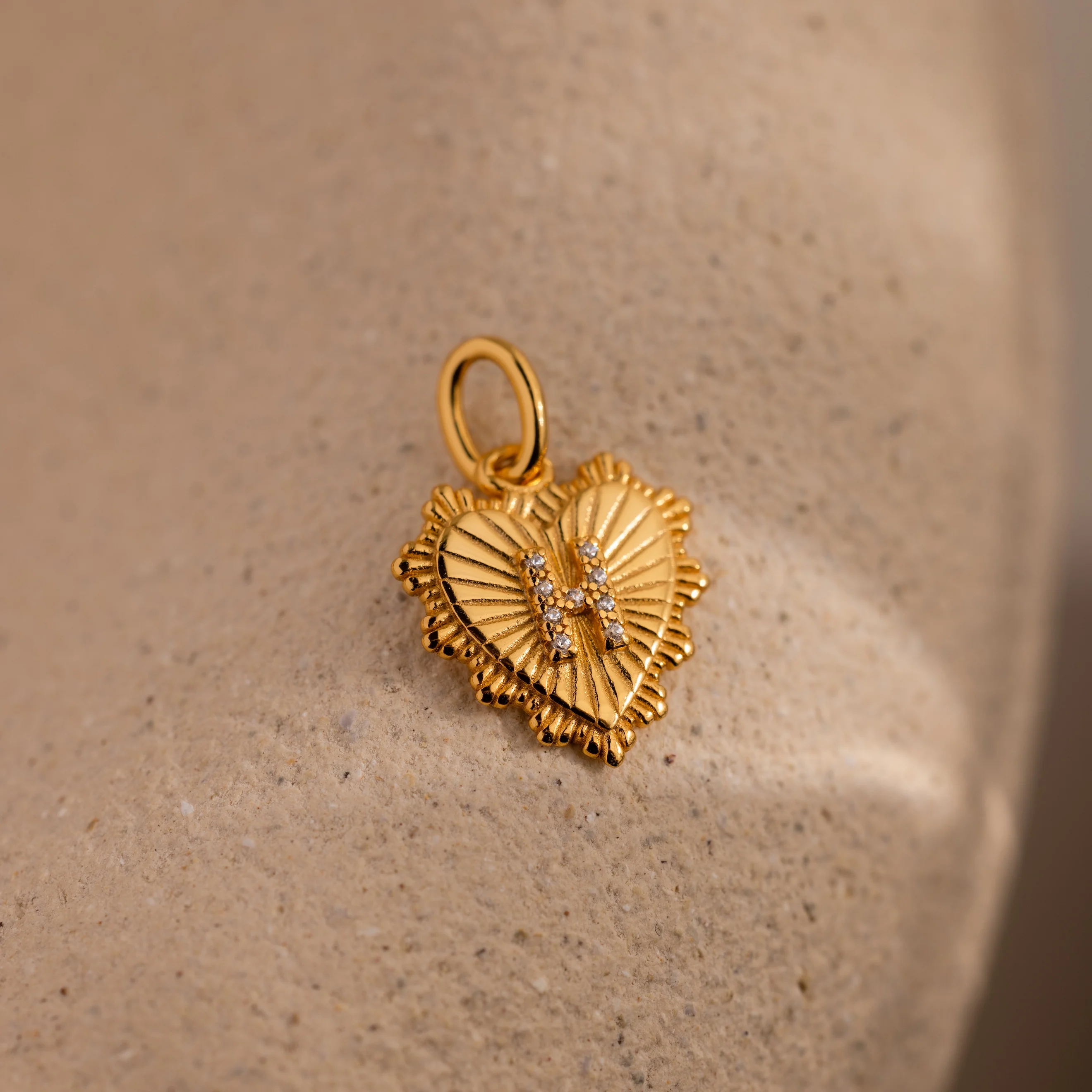 Ribbed Heart Pave Initial Charm - Image 17