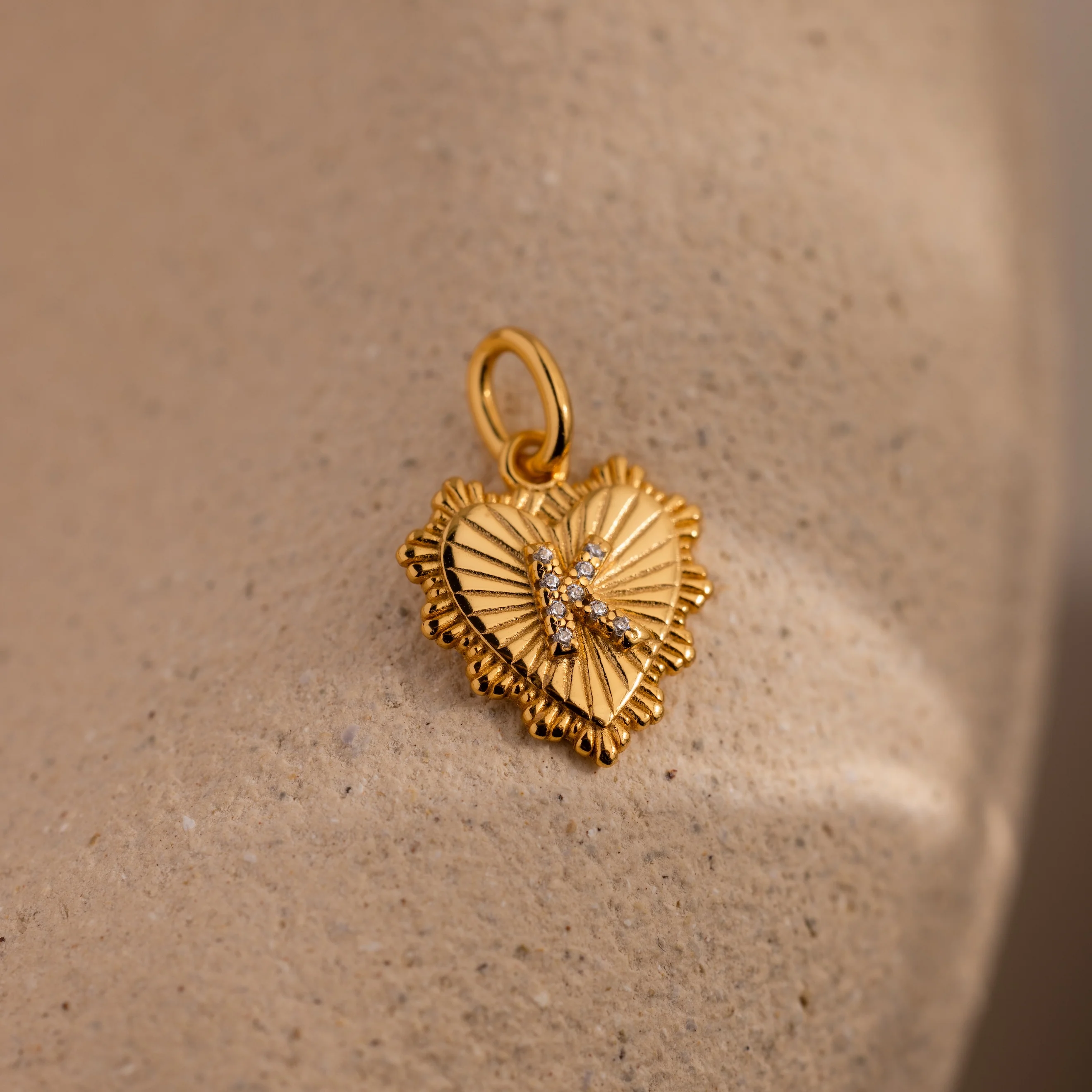Ribbed Heart Pave Initial Charm - Image 20