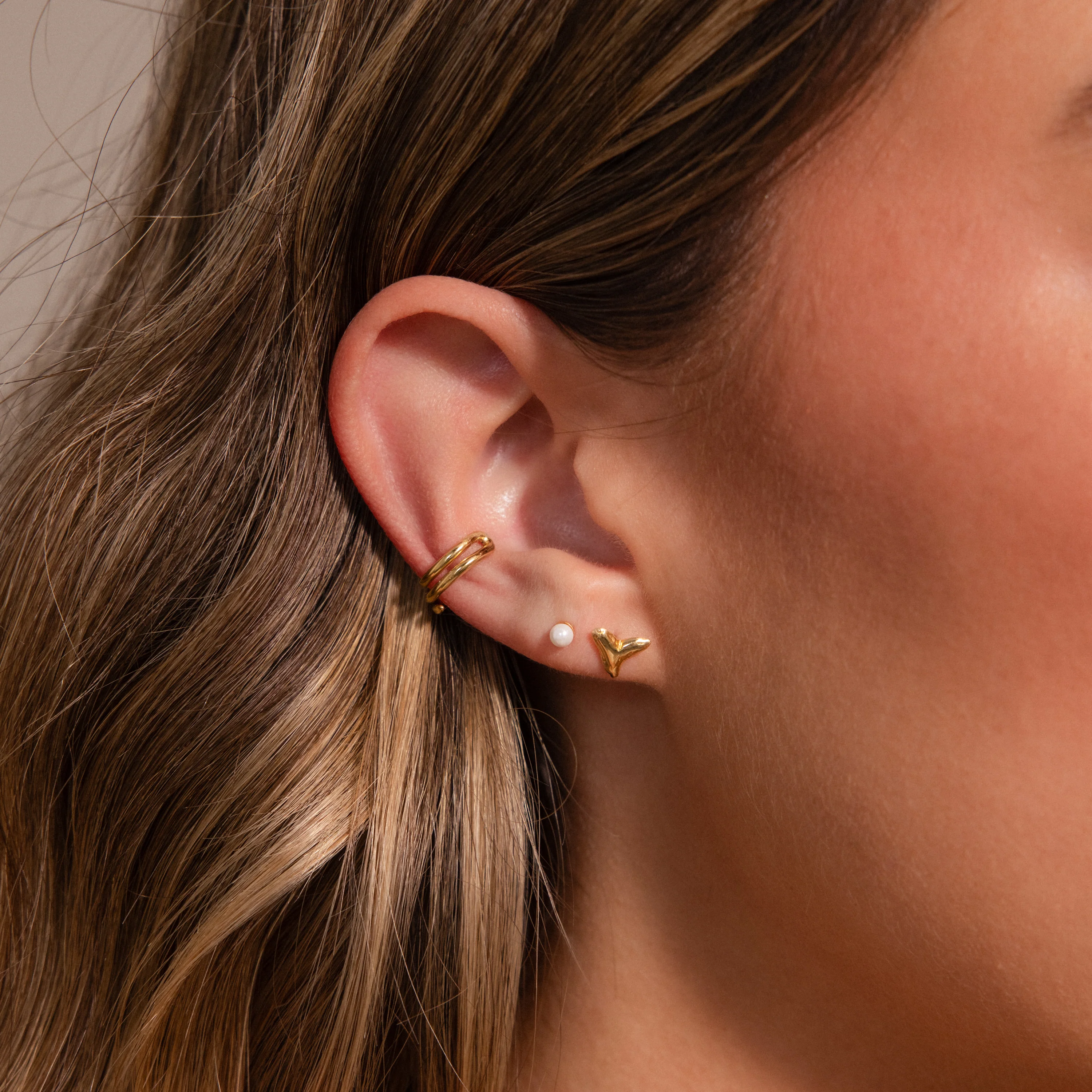 Shark Tooth Flatback Studs - Image 8