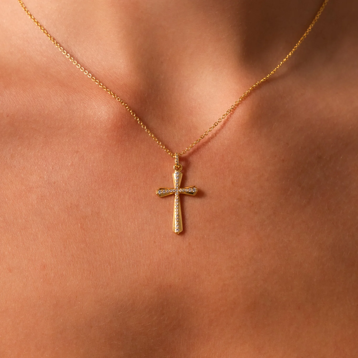 Solace Pave Cross Necklace - Image 4