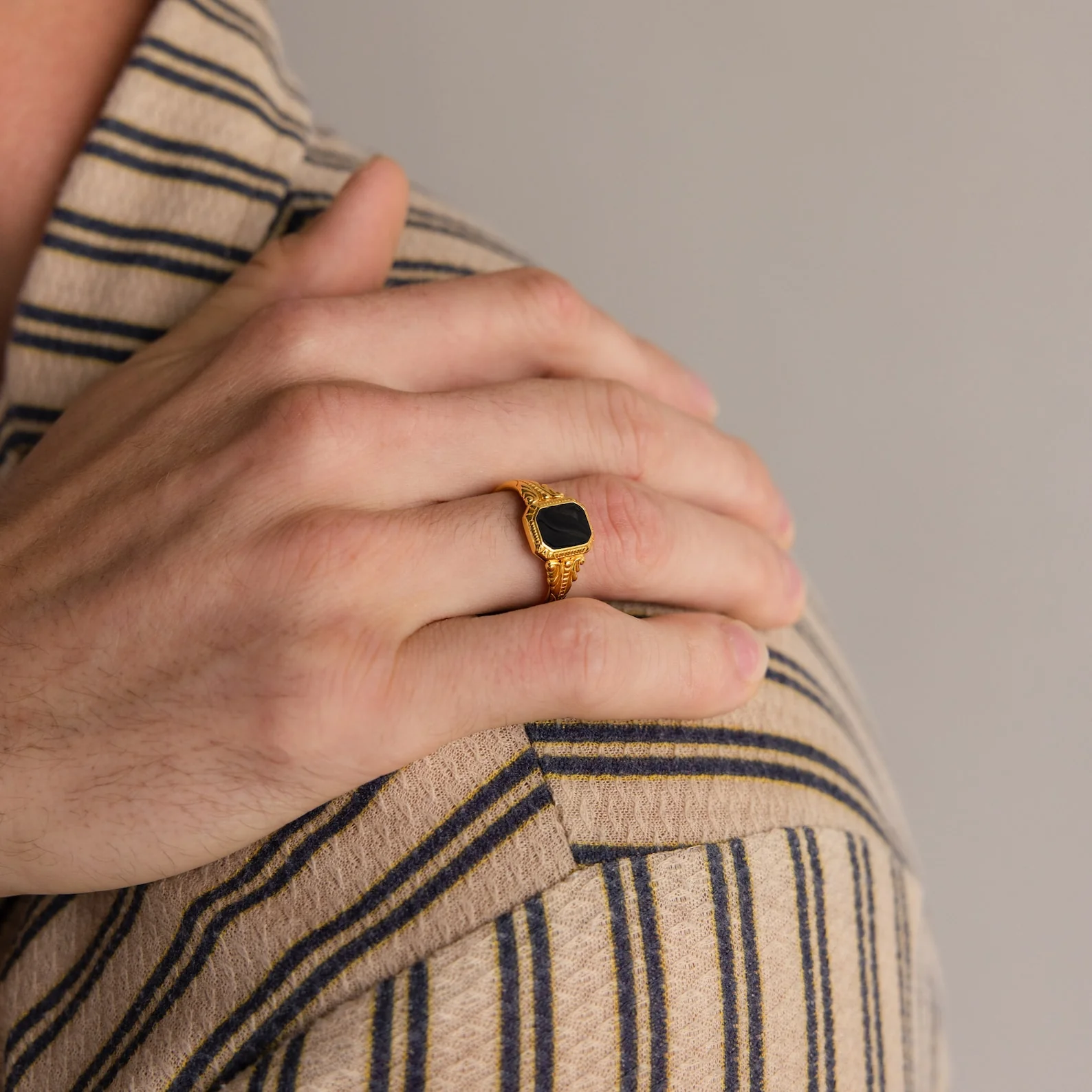 Vintage Black Signet Ring - Image 2