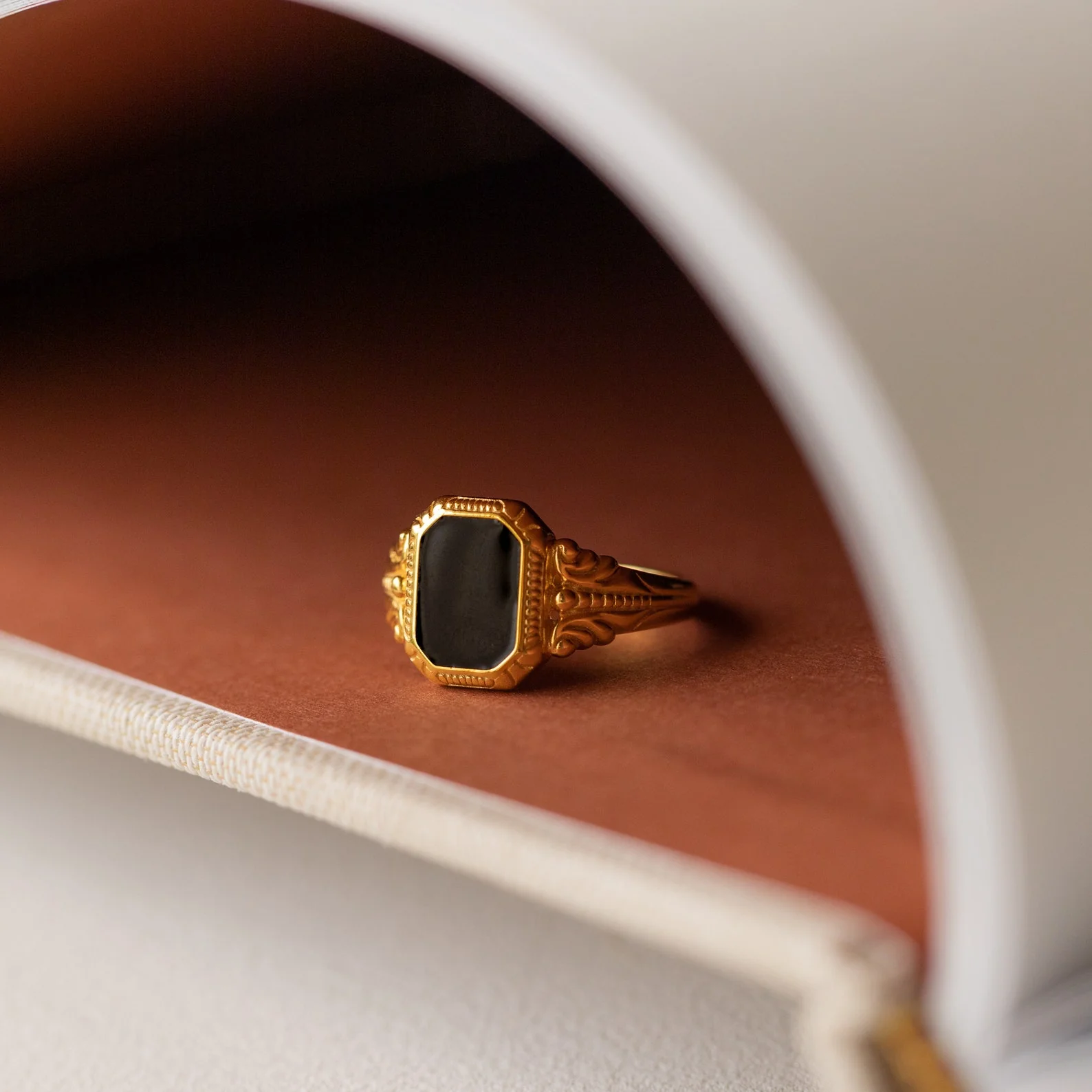 Vintage Black Signet Ring - Image 7