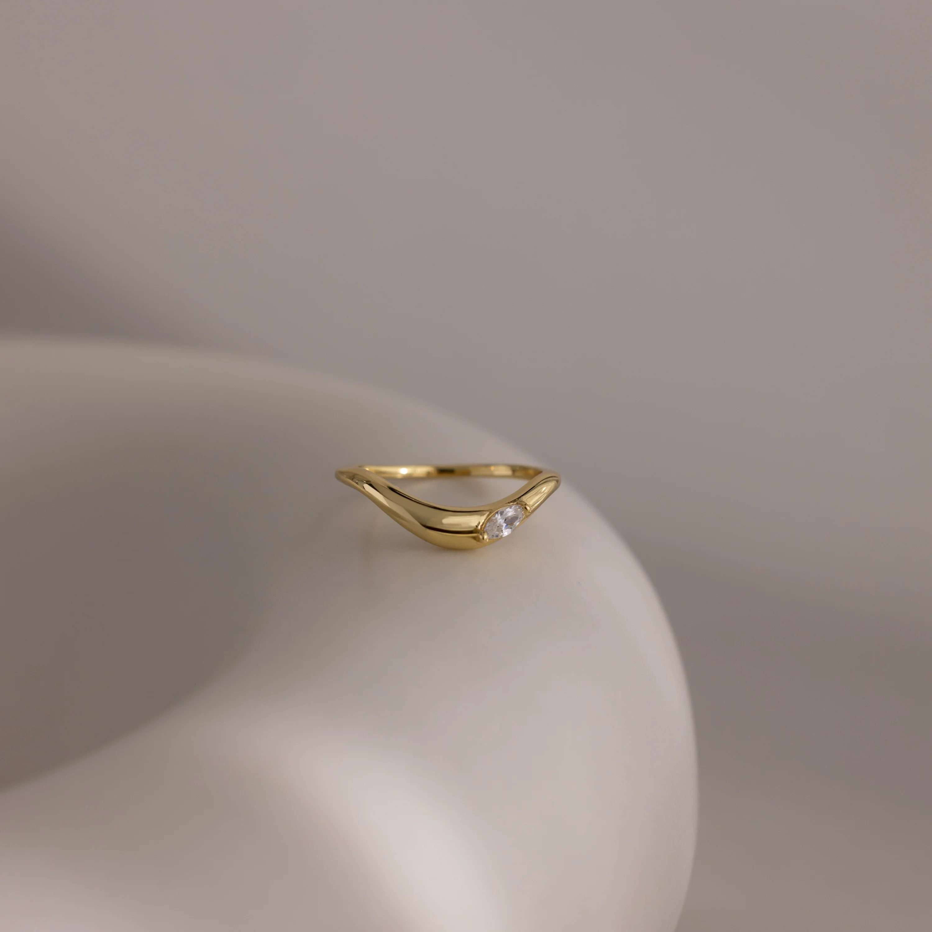 Zen Gemstone Curve Ring - Image 5